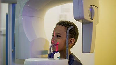 Child using digital x-ray Photo